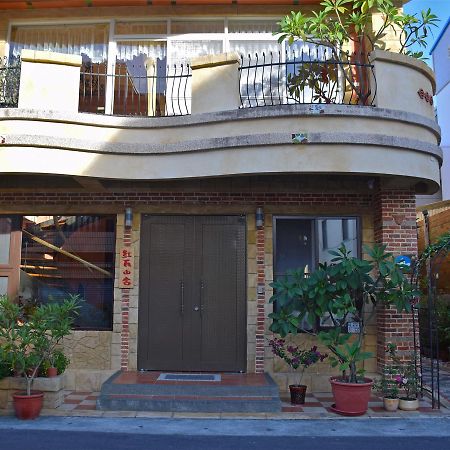 Red Roof B&B T'ai-tung Zewnętrze zdjęcie